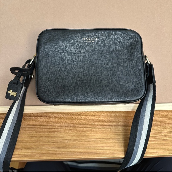RADLEY LONDON Spitalfields Row Mini Zip Around Crossbody Purse, Black - Picture 3 of 13
